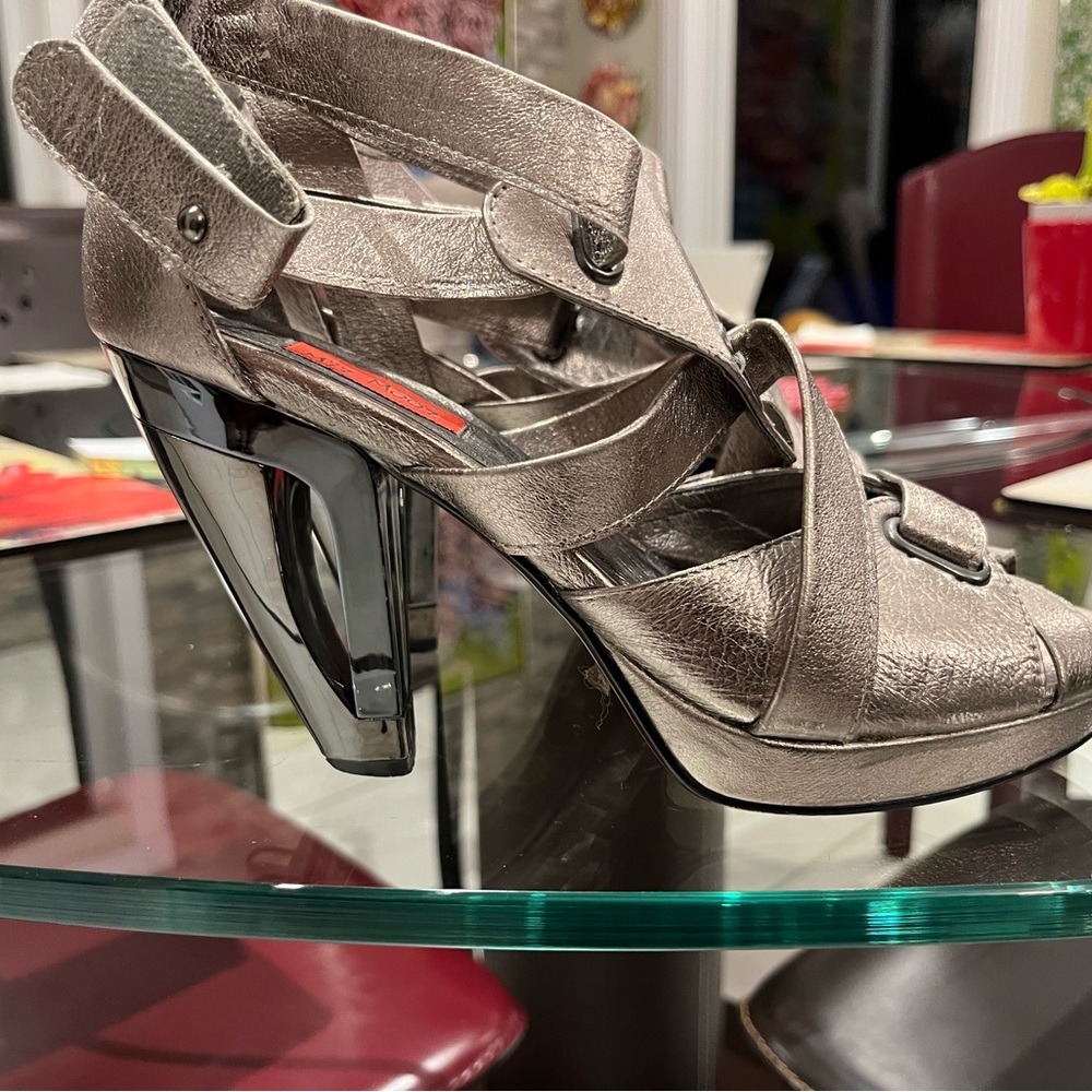 Elegant Metallic Women Miz  Mooz geeks